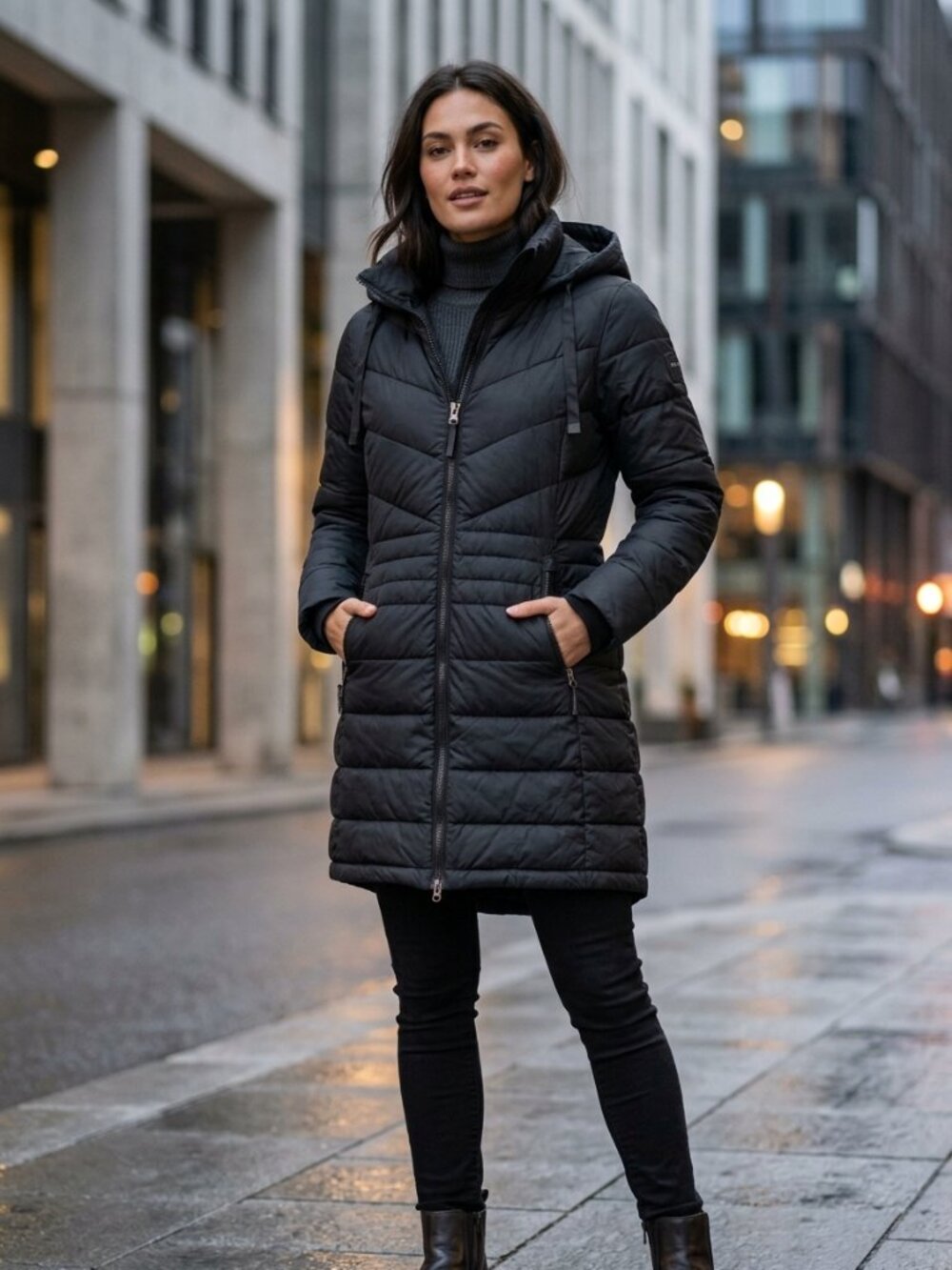 Lolë Women's Long Packable Puffer Jacket with Travel Pouch - Size Large
